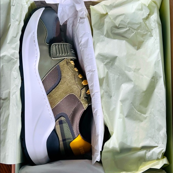 BURBERRY Ramsey Sneaker(Men) - Picture 4 of 5